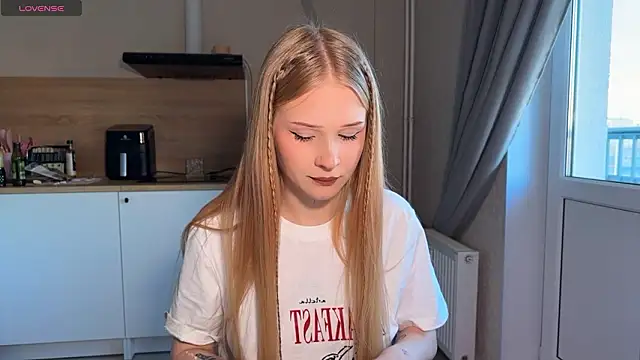 lisa barbie online show from March 22, 2026, 3:46 pm