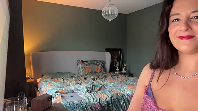 Snapshot of flatwhite0 chatting on February 3, 2025, 10:58 am flatwhite0 online show from February 3, 2025, 10:58 am