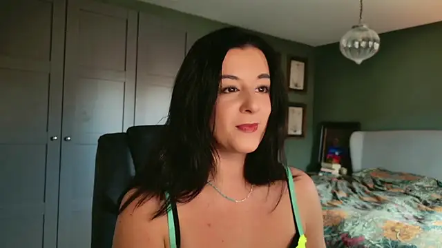 Snapshot of flatwhite0 chatting on November 5, 2025, 10:29 am flatwhite0 online show from November 5, 2025, 10:29 am