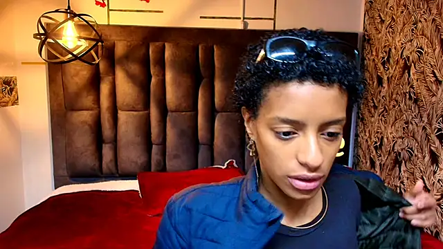 Snapshot of Zia_Green chatting on May 7, 2026, 12:19 pm Zia Green online show from May 7, 2026, 12:19 pm