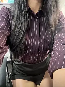 Amy Kiitty  online show from May 12, 2026, 1:28 pm