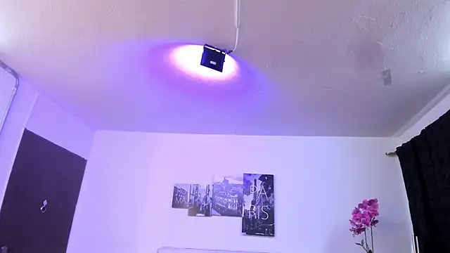 Amy Kiitty  online show from October 31, 2025, 12:57 pm