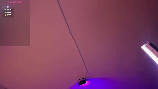 Amy Kiitty  online show from December 2, 2025, 12:40 pm