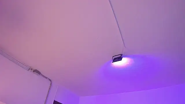 Amy Kiitty  online show from November 29, 2025, 1:33 pm