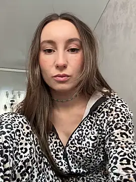 viviandaimond1 online show from October 2, 2025, 10:51 am