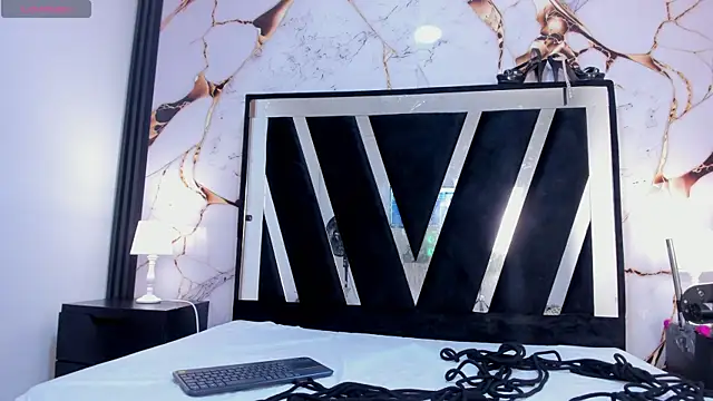 KarinaSimonz online show from September 20, 2025, 7:41 pm