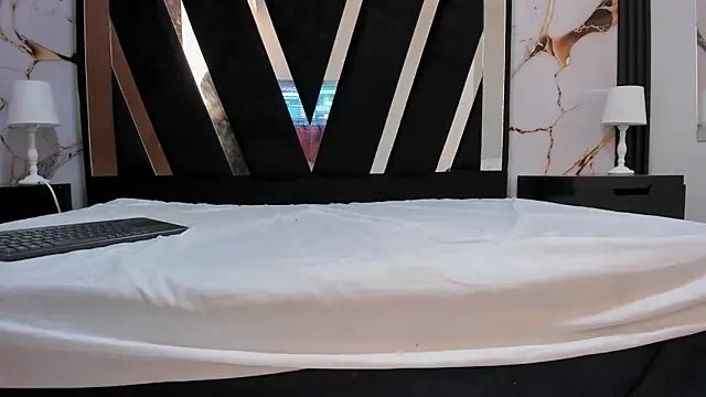 Snapshot of KarinaSimonz chatting on March 3, 2026, 7:32 pm KarinaSimonz online show from March 3, 2026, 7:32 pm