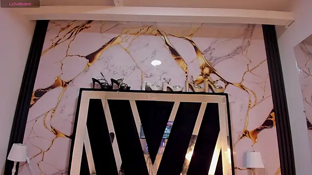 Snapshot of KarinaSimonz chatting on January 9, 2026, 7:43 pm KarinaSimonz online show from January 9, 2026, 7:43 pm