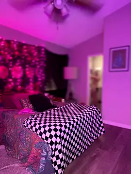 GoldieBakeman online show from November 14, 2025, 5:27 pm