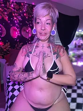 GoldieBakeman online show from December 1, 2025, 5:14 pm