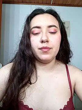 Emi chik online show from November 1, 2025, 11:48 am