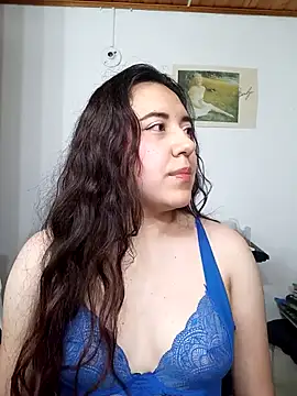 Emi chik online show from September 27, 2025, 11:16 am