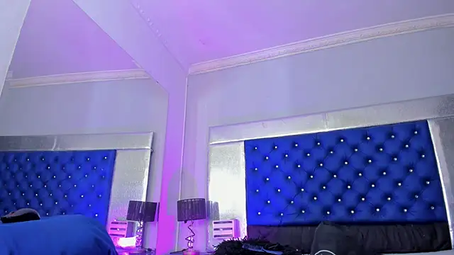 Eyleen Santos online show from December 15, 2025, 7:41 pm