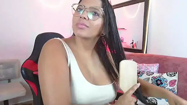 Snapshot of Megaan_Greey chatting on July 8, 2026, 11:27 pm Megaan Greey online show from July 8, 2026, 11:27 pm