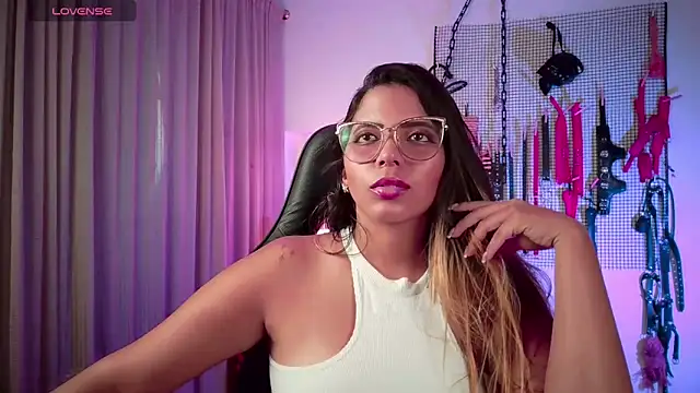 Megaan Greey online show from September 9, 2025, 8:29 pm