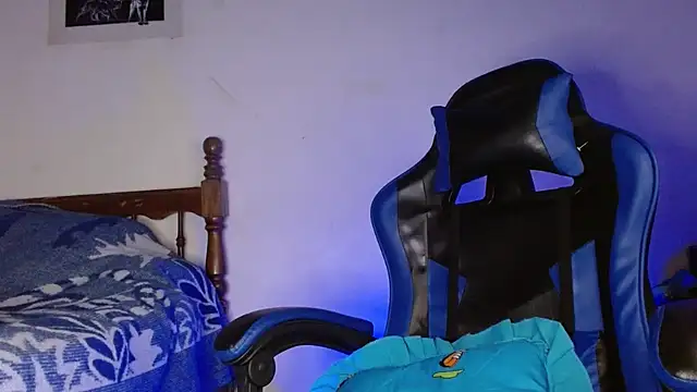 Snapshot of SexyBoy-Bigclit chatting on March 24, 2026, 8:36 am SexyBoy-Bigclit online show from March 24, 2026, 8:36 am