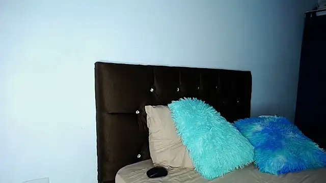 Sweet hot mia online show from November 4, 2025, 12:53 pm