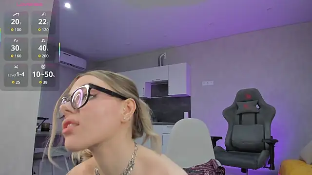 Marta May  online show from April 1, 2026, 1:41 pm