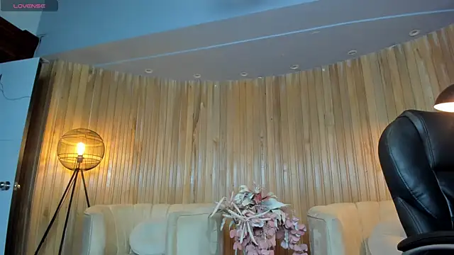 KatieNolan 1 online show from March 12, 2025, 7:36 pm