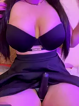 Cameelia online show from November 5, 2025, 5:16 pm