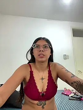 Argentiiniita online show from February 2, 2025, 1:52 pm