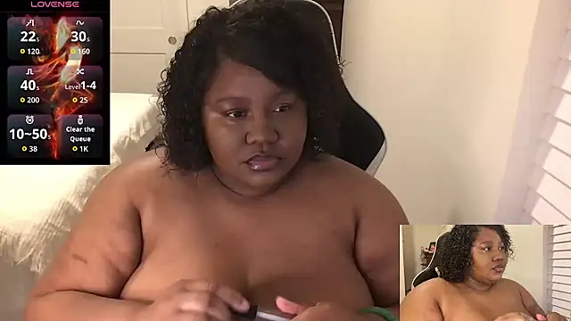 Snapshot of explosivekitty69 chatting on September 10, 2025, 4:00 am explosivekitty69 online show from September 10, 2025, 4:00 am