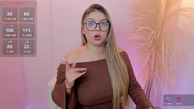 Snapshot of thaliafox_ chatting on April 30, 2026, 8:27 pm thaliafox online show from April 30, 2026, 8:27 pm