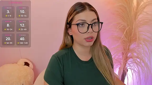 Snapshot of thaliafox_ chatting on May 15, 2026, 10:08 pm thaliafox online show from May 15, 2026, 10:08 pm