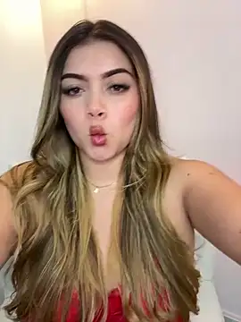 thaliafox  online show from December 4, 2024, 4:26 am