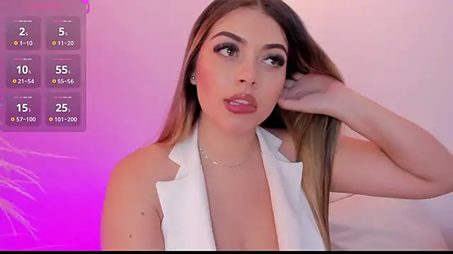 thaliafox  online show from January 21, 2025, 3:15 am