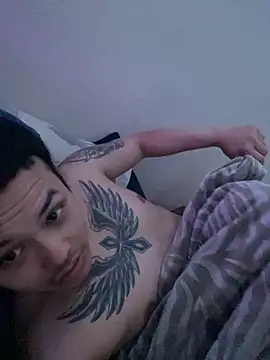 gamingcouple420 online show from November 1, 2025, 7:02 am