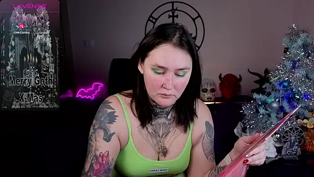 Emmybrightj  online show from December 23, 2025, 2:33 am