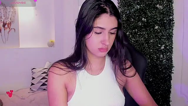 Ashley Evans18 online show from November 9, 2025, 1:15 pm