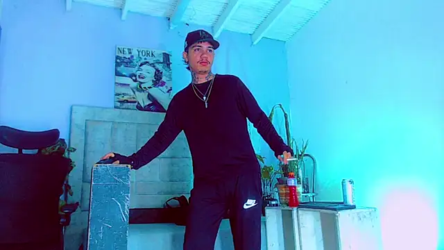 Snapshot of HannibalLester chatting on October 7, 2025, 4:24 am HannibalLester online show from October 7, 2025, 4:24 am