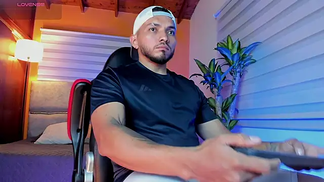 maximusclark1 online show from March 4, 2026, 12:07 am