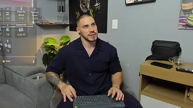 Snapshot of Giorgio-Leone chatting on October 19, 2025, 7:49 pm Giorgio-Leone online show from October 19, 2025, 7:49 pm