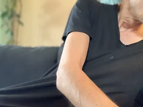 Bula94193 online show from December 1, 2025, 11:44 am