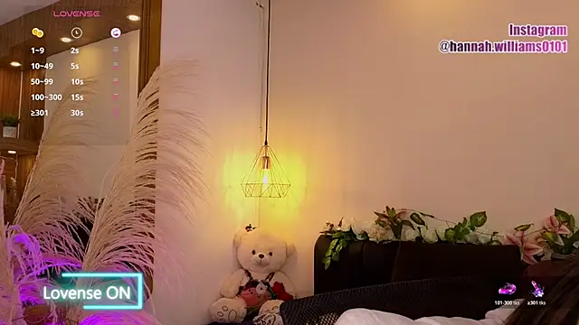 Hannah williams1 online show from November 20, 2025, 2:29 pm