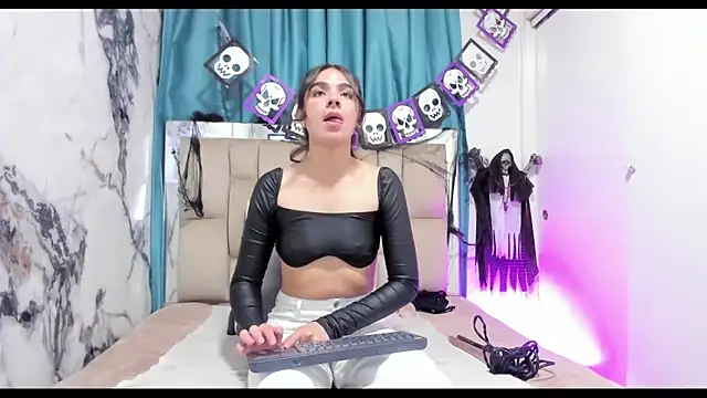 dafne queenn online show from October 25, 2025, 12:28 pm