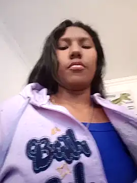 AnnieScott  online show from March 17, 2025, 7:37 pm