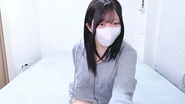 Yurie  online show from April 13, 2026, 1:37 pm