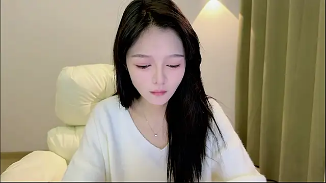 xiaodaibabyy online show from November 12, 2025, 7:34 am