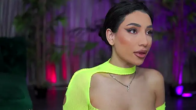 GinaValentinna online show from October 19, 2025, 7:05 pm