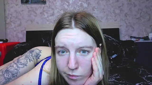 Snapshot of Baiambel_Mi chatting on November 23, 2025, 3:33 pm Baiambel Mi online show from November 23, 2025, 3:33 pm