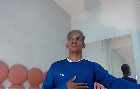 Snapshot of AbrahanBratz chatting on January 13, 2025, 7:20 pm AbrahanBratz online show from January 13, 2025, 7:20 pm