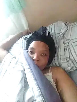 Snapshot of Feathergal69_ chatting on October 12, 2025, 8:37 am Feathergal69 online show from October 12, 2025, 8:37 am