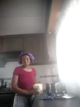 Snapshot of Feathergal69_ chatting on January 21, 2025, 5:05 am Feathergal69 online show from January 21, 2025, 5:05 am