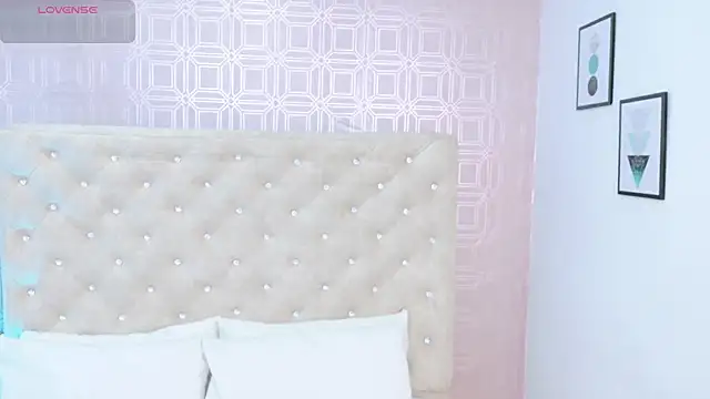 Derieri D online show from October 4, 2025, 7:48 pm