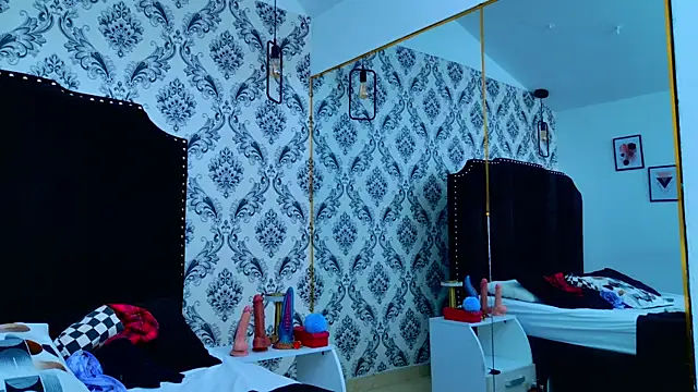 Snapshot of Derieri_D chatting on February 24, 2026, 7:48 pm Derieri D online show from February 24, 2026, 7:48 pm