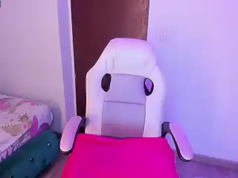 Jhiinny Brownn online show from March 22, 2025, 3:09 am